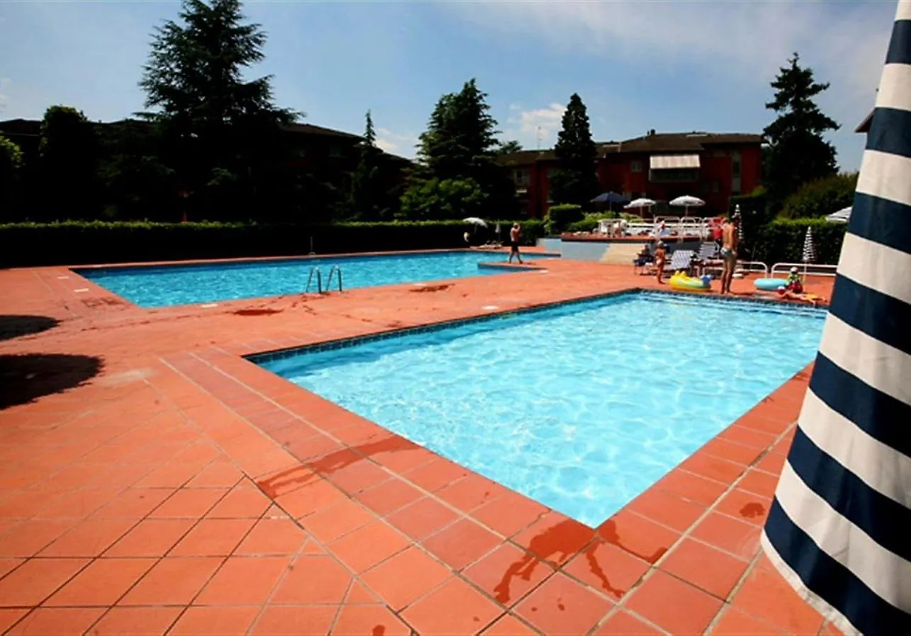 Family Sole Apartment Peschiera del Garda 0*,  Italy